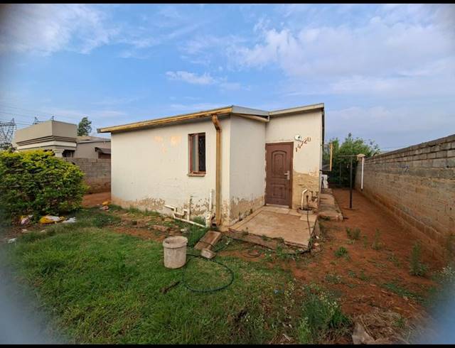 3 BEDROOM HOUSE FOR SALE IN PROTEA GLEN EXT